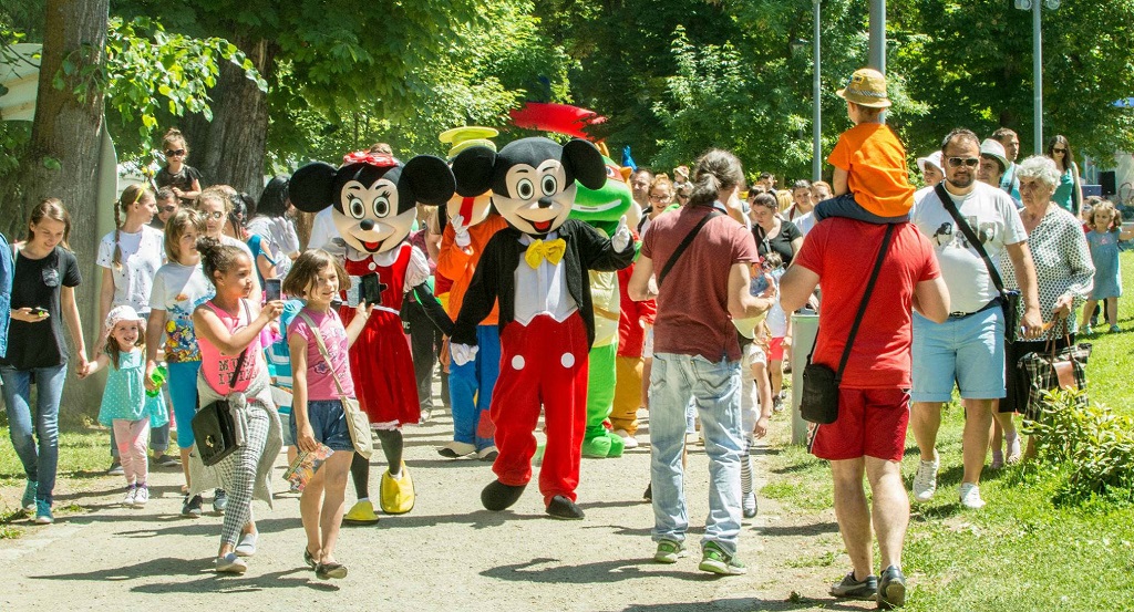 Piscina complexului turistic „Costești”