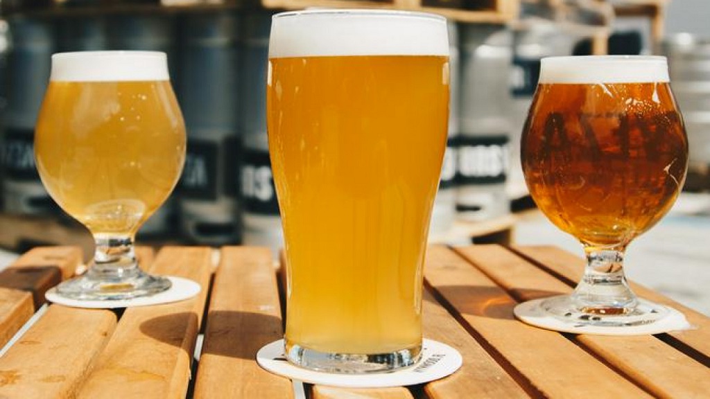 Bere de la &icirc;ntreprinderea piscicolă Costești