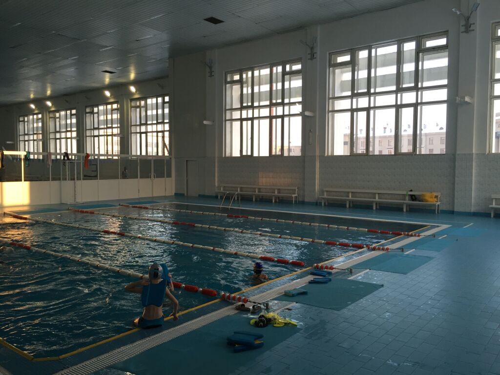 Bazinul Institutului de Educație Fizica și Sport